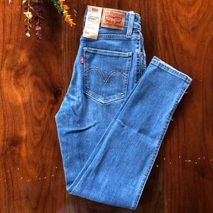 Levi’s 721 High Rise Skinny Ankle